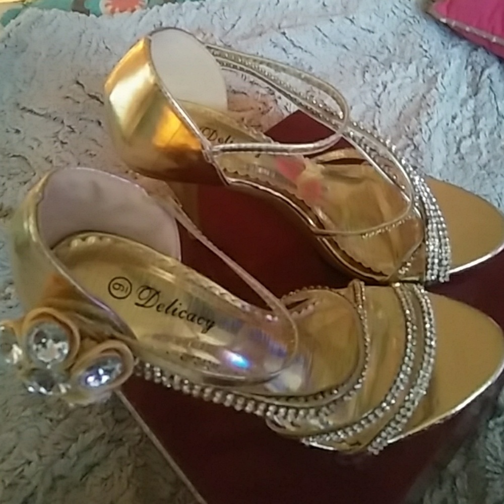 New Beautiful princess shoes, click your heels - Picture 2 of 7